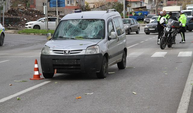 Bisikletliye Araç Çarptı: 77 Yaşındaki Adam Ağır Yaralandı!