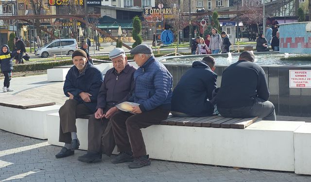 Emekli Sayısı Aktif Çalışanları Geçti: SGK Verileri Açıklandı