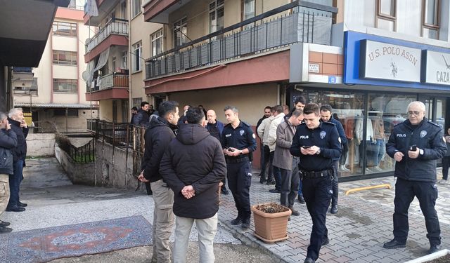 Aileyi Kurşuna Dizdi, Ardından Kendini Vurdu!