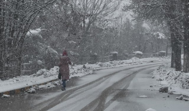 Kar yağışı eğitimi durdurdu Karabük’te tatil 5 güne çıktı