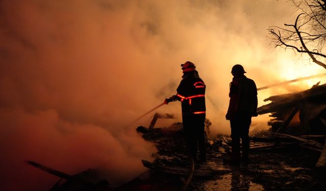 Yangın Felaketi: Evler ve Samanlıklar Kullanılamaz Hale Geldi