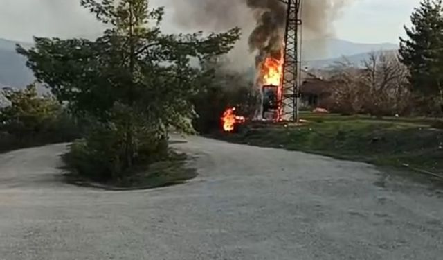 Elektrik Trafosu Patladı, Mahalle Alarm Verdi!