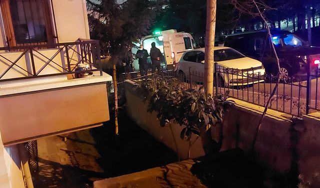 Kargocu Kılığıyla Geldi: Aynı Aileden 3 Kişiyi Katletti, Sonra İntihar Etti