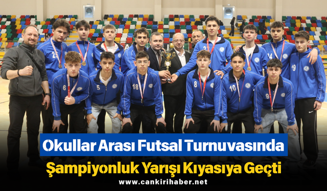 Okullar Arası Futsal Turnuvasında Şampiyonluk Yarışı Kıyasıya Geçti