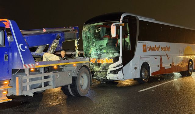 Zincirleme Kaza: 16 Araç Birbirine Girdi, 13 Yaralı