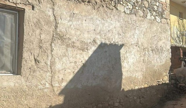 5.1 Büyüklüğündeki Deprem: Hastaneler ve Okullar Boşaltıldı!