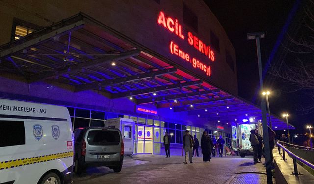 Asker Eğlencesinde Genç Bacağından Vuruldu