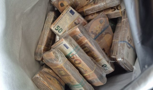 Çikolata Çantasından Servet Çıktı: 220 Bin Euro Ele Geçirildi