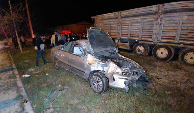 Feci Kaza: Otomobil ve Hafif Ticari Araç Takla Attı, 4 Yaralı!