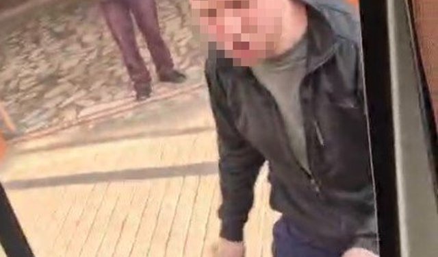 Minibüste Taciz İddiası Büyüdü: Bıçaklar Çekildi