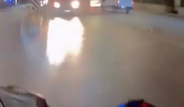 Motosiklet Sürücüsü Ters Yön Tehlikesini Kılpayı Atlattı!