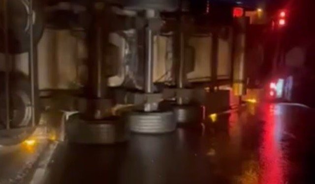 3 Tır Çarpıştı, Yol Kapandı!