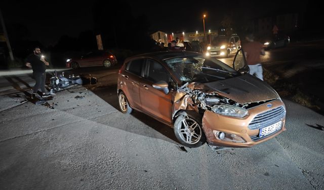 Kafa Kafaya Çarpıştılar! Motosiklet Sürücüsü Ağır Yaralı