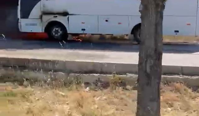 Seyir Halindeki Servis Otobüsü Alevlere Teslim Oldu