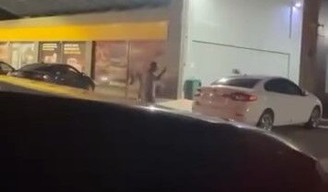 Akaryakıt İstasyonunda Sopalı Kavga Kamerada!