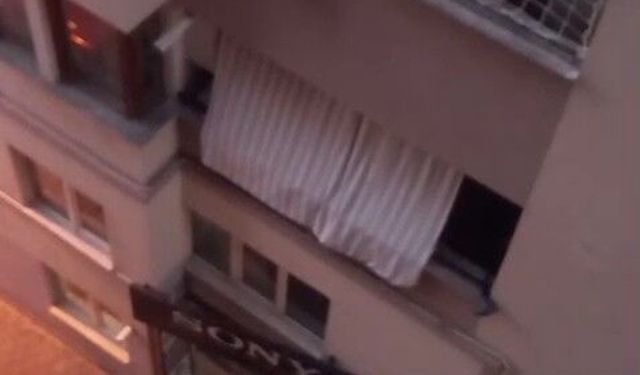 Balkonda Asılı Kalan Çocuğu Kahraman İtfaiyeci Kurtardı!