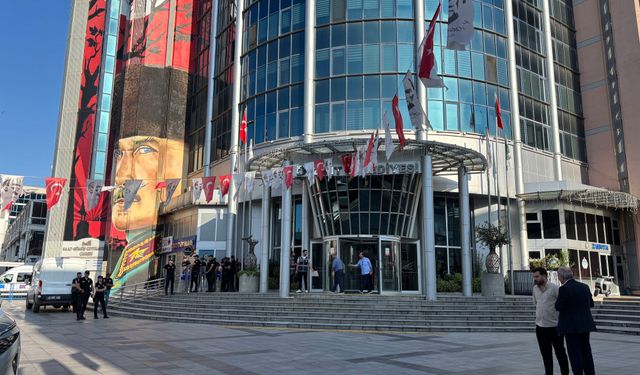 İzmit Belediye Başkanı Fatma Kaplan Hürriyet Gözaltına Alındı!
