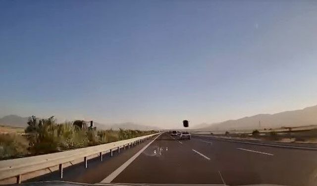 Otobanda Uçan Portbagaj Faciaya Ramak Kala Neden Oldu