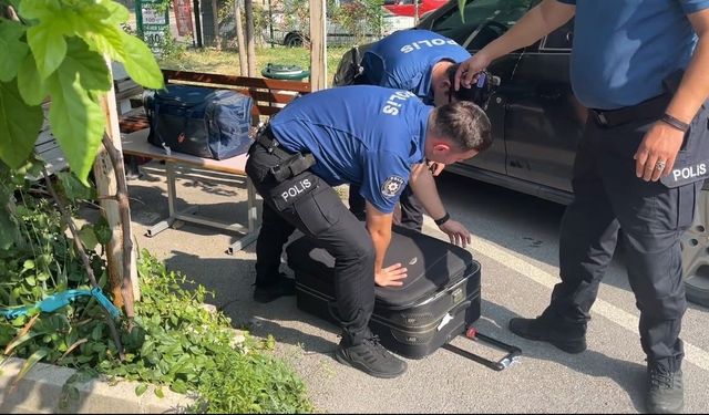 Otoparkta İki Valiz Bulundu, Ekipler Harekete Geçti