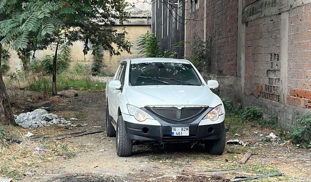 Otomobilin İçine Kilitlendi, Polisleri Şaşkına Çevirdi!