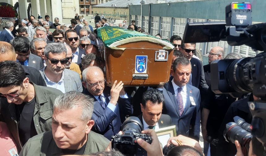 CHP Türkiye Büyük Millet Meclisi Grup Müdürü Levent Bayraktar’ın cenaze namazı kılındı