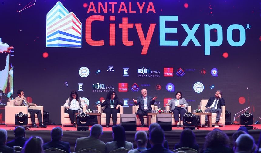 Antalya Şehircilik ve Teknolojileri Fuarı’nda Çevreyi Koruma Yolları Tartışıldı