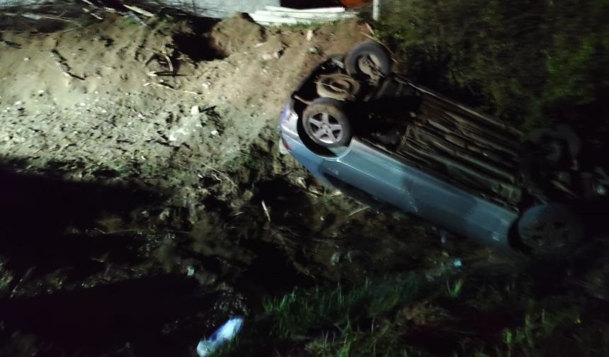 Feci Kaza: Otomobil Dereye Uçtu, Sürücü Yaralı Kurtarıldı