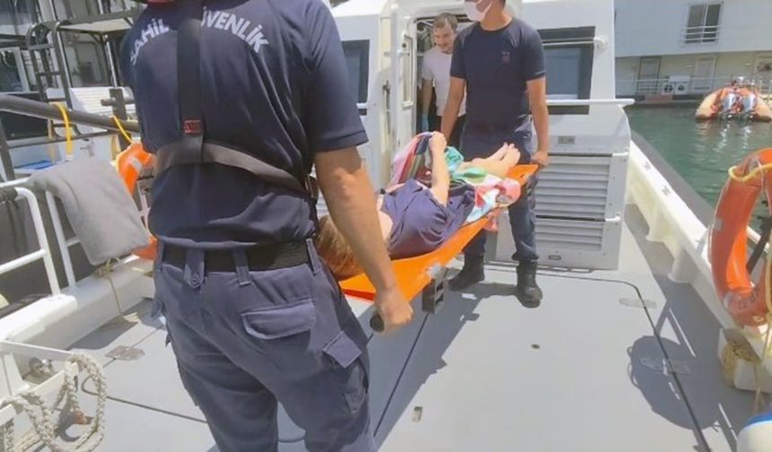Denizde Sağlık Alarmı: Gezi Teknesindeki Yolcu Tahliye Edildi