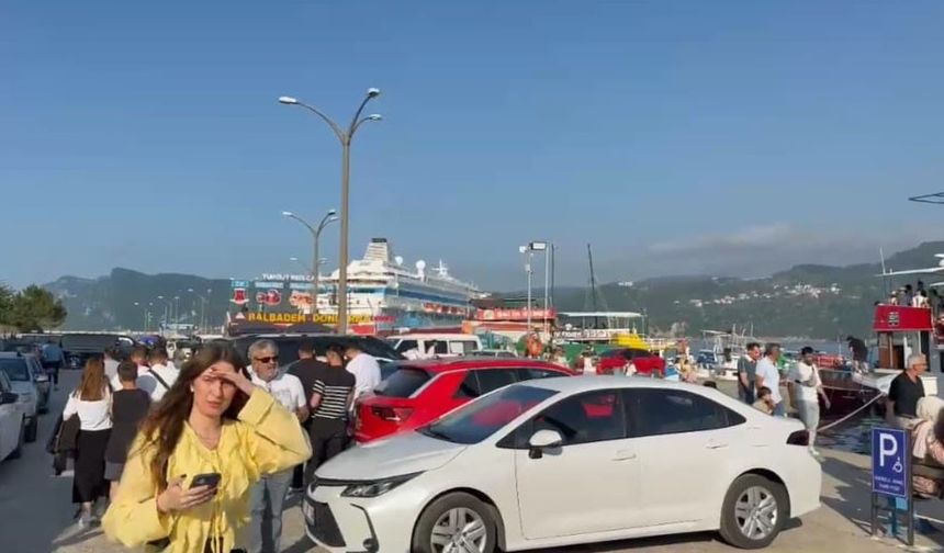 Kurban Bayramı'nda Amasra'ya Akın Ettiler: Araç Kuyruğu Kilometrelerce Uzadı!