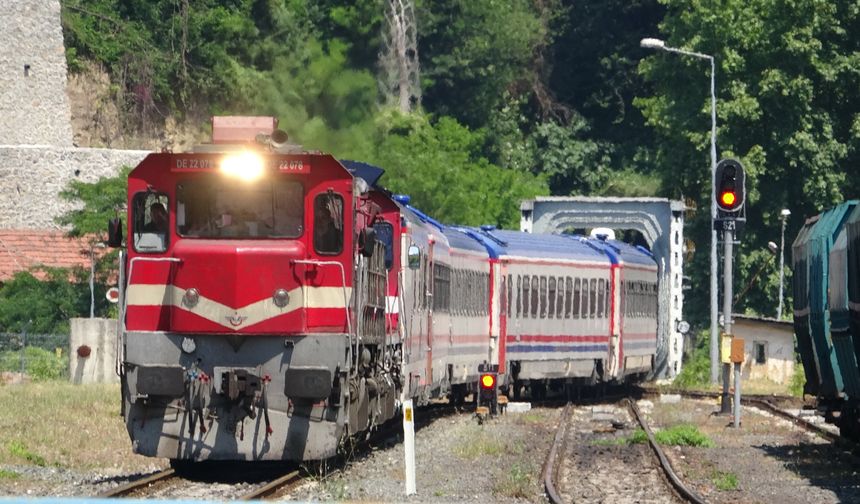 Turistik Karaelmas Ekspresi Zonguldak’a Ulaştı: Tarihle Doğayı Buluşturan Yolculuk