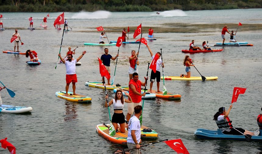 Adana’da 30 Ağustos Zafer Bayramı Coşkusu: Seyhan Nehri’nde Kano Korteji