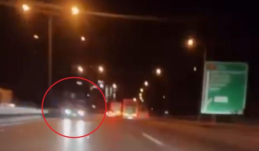 Bursa’da Otobanda Ters Yöne Giren Cip, Tırla Kafa Kafaya Çarpıştı
