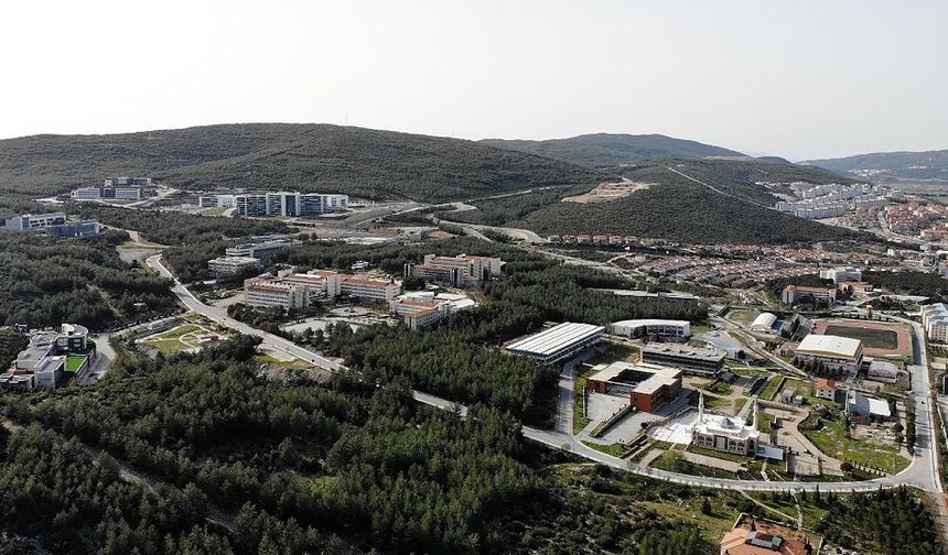 8 Öğrenci Projesi ÜNİDES 2025’te Hibe Almaya Hak Kazandı