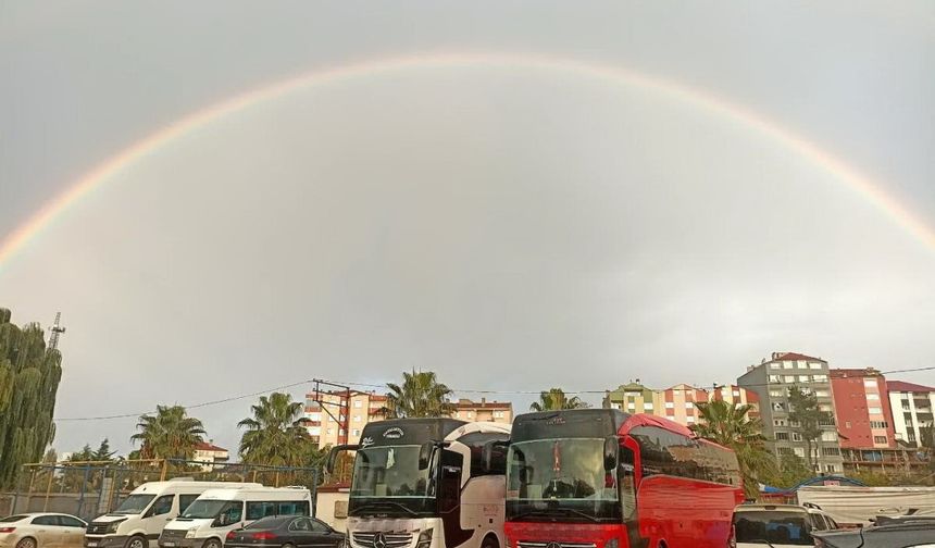 Renk Cümbüşü: Nadiren Görülen Çift Uçlu Gökkuşağı