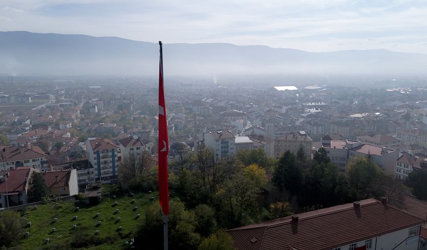 Yoğun Sis Kent Merkezini Beyaza Bürüdü