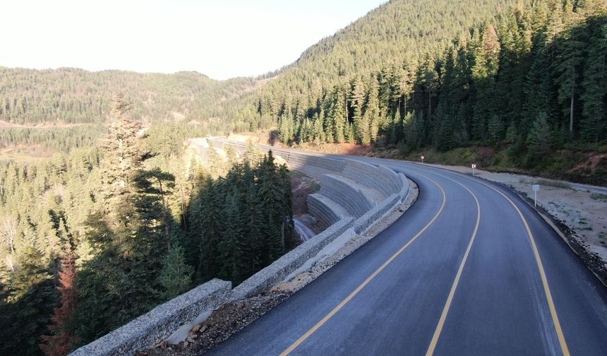 Yaralıgöz Dağı’nda Çelik Tel Ağlar ve Geoarme Duvarlarla Güvenlik Artıyor