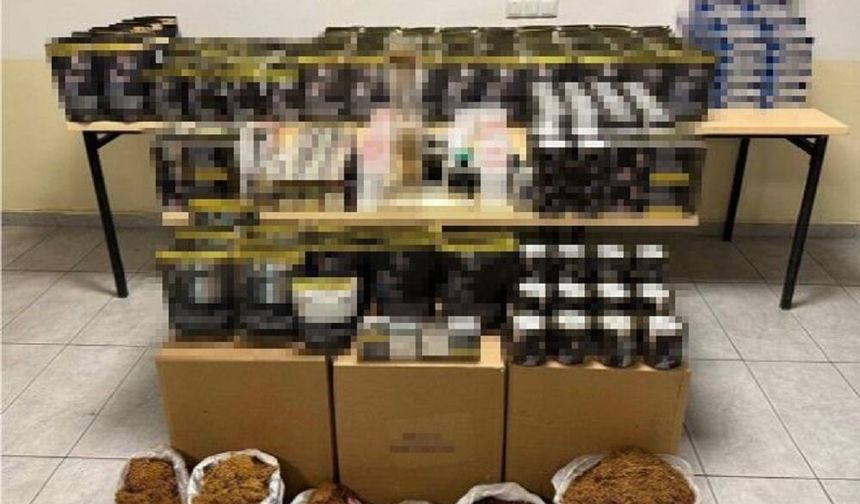 Yüklü miktarda tütün, sigara ve elektronik cihaz ele geçirildi