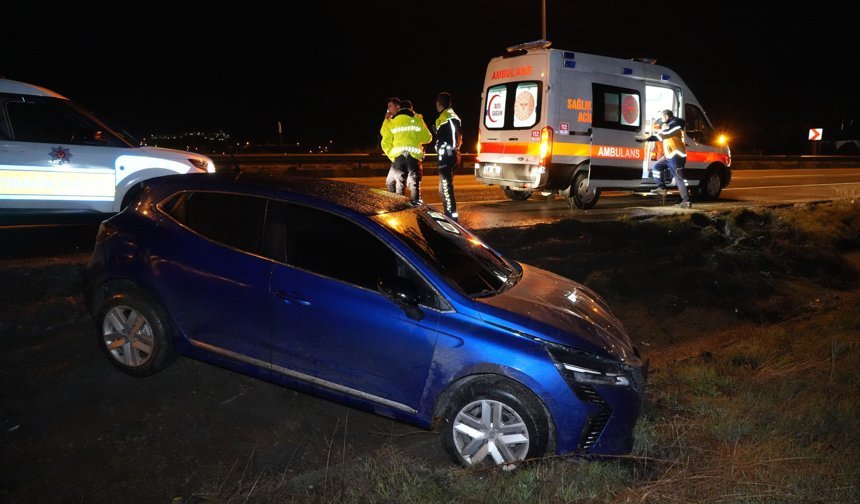 Otomobil Şarampole Devrildi, Sürücü Ortadan Kayboldu!