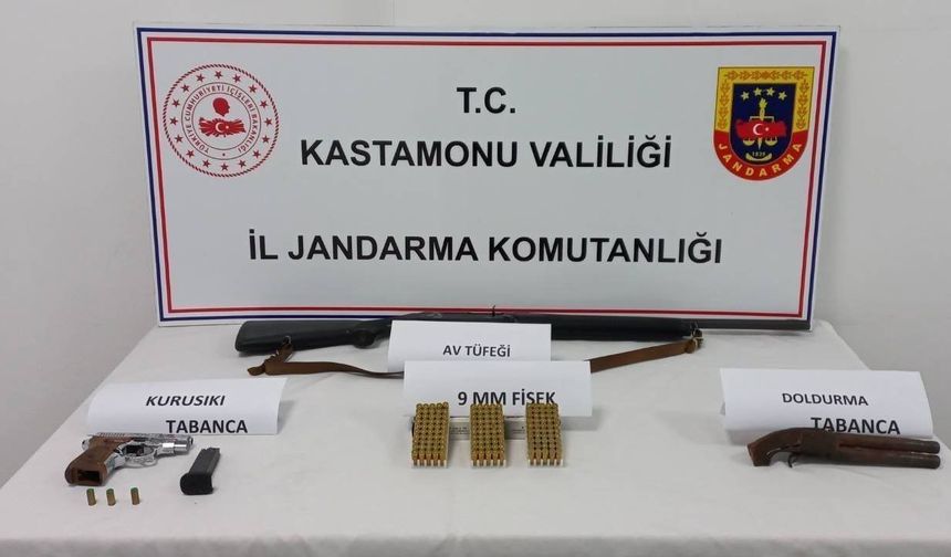 Jandarma Suça Geçit Vermedi: Silah ve Fişekler Ele Geçirildi