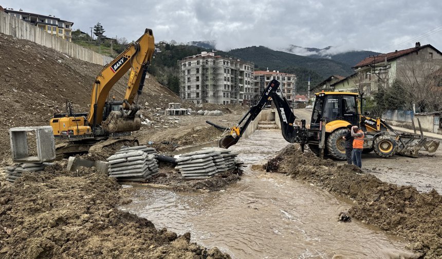 Yağmur Bastırdı, Dere Taştı!