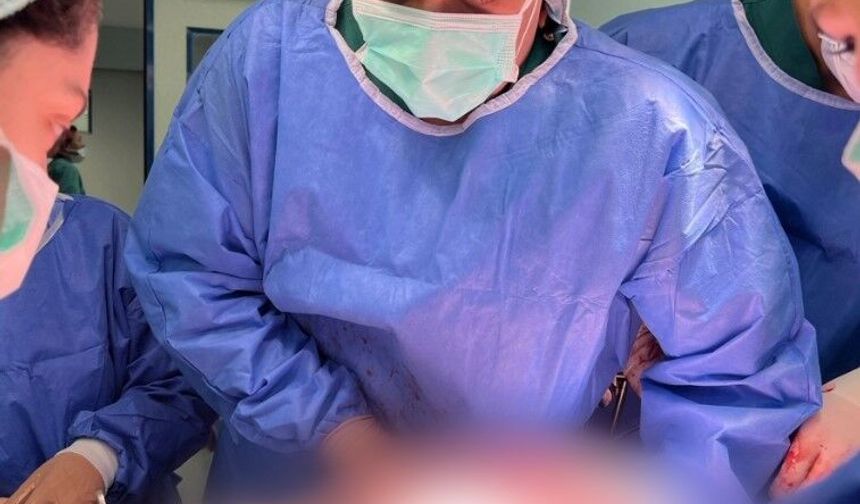 Kabızlık Sandı, 22 Kiloluk Tümör Çıktı!