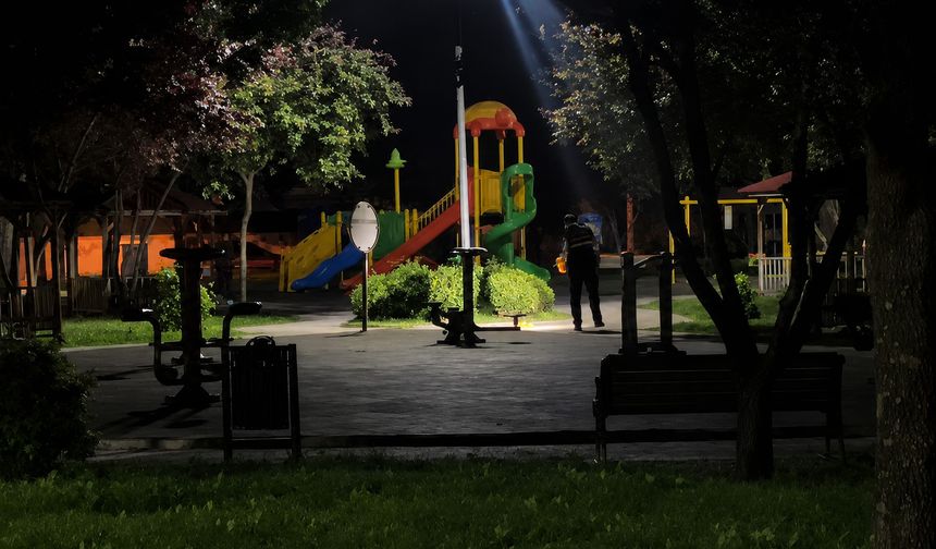 Parkta Silahlı Kavga! 2 Kişi Yaralandı!