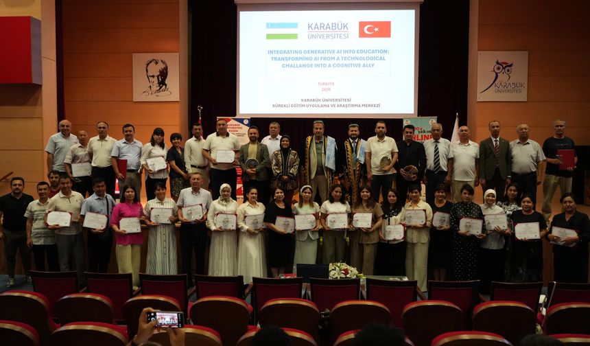 114 Saatlik Yapay Zekâ Eğitimi Sona Erdi! Akademisyenlere Sertifika