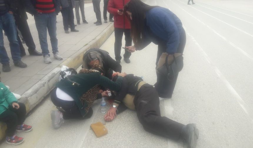 Yolun Karşısına Geçmek İstedi, Otomobil Çarptı